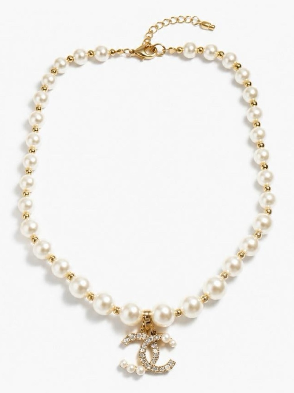 Fashion Jewelry Cream Pearl Necklace with Gold Logo Charm CC
